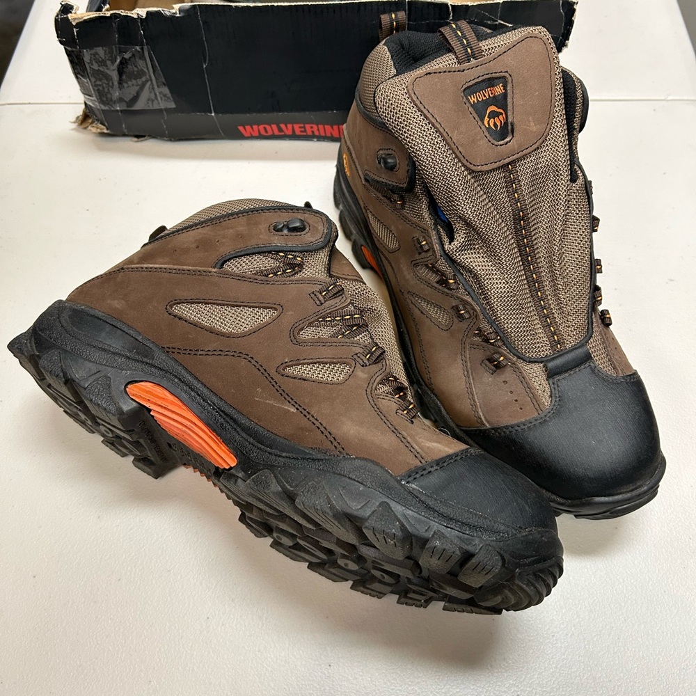 Lightweight Safety Work Boots - like new - size 11.5- Slip Resistant- steel toe